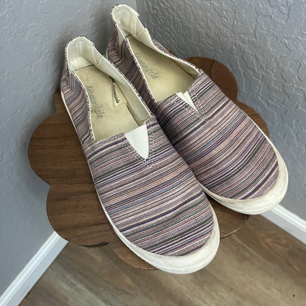 Aeropostale multi colored cloth loafer slip ons